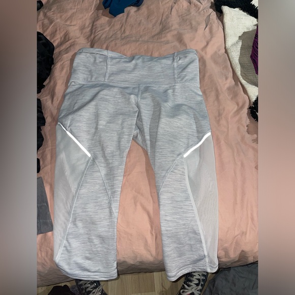 Lululemon size 6 like new condition - Picture 2 of 2